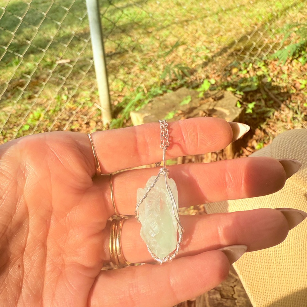 Green phantom fuchite  Quartz crystal necklace - Picture 5 of 5